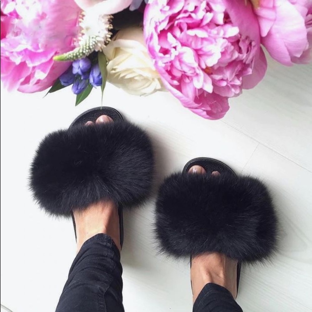 Famous Market Black Furry Slippers